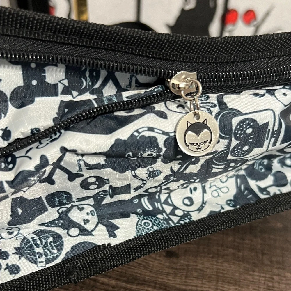 SIPECUSA Black & White Nylon Patterned Crossbody Bag